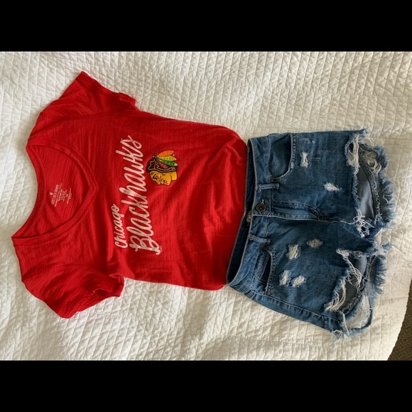 Vintage looking Blackhawks T-Shirt - Picture 3 of 3